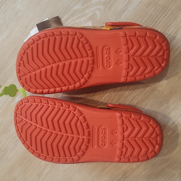 Crocs Crocslights Lightning McQueen Cars Limited Edition Disney Clogs Red M6 W8 - Picture 3 of 5